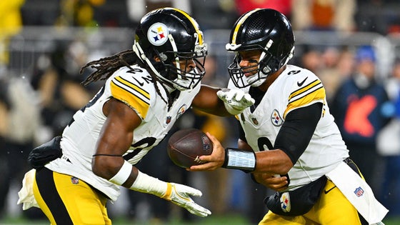 Pittsburgh Steelers v Cleveland Browns