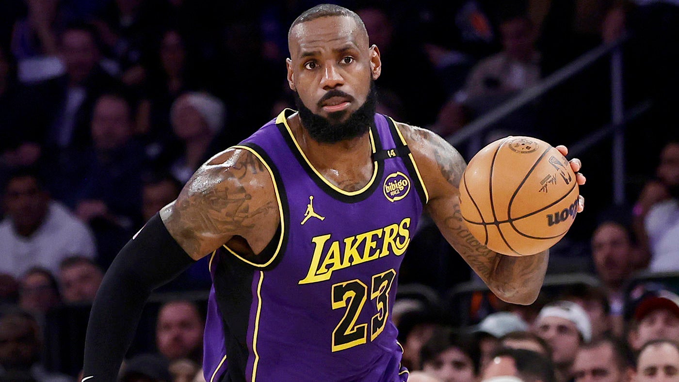 Lakers' LeBron James moves into 10th place on team's loaded all-time scoring list