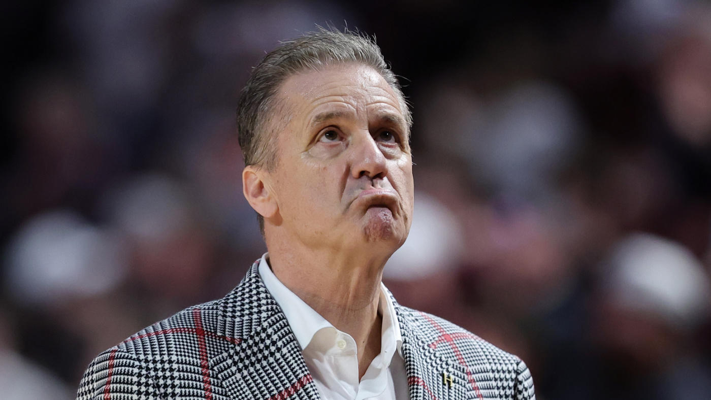 John Calipari goes on rant after Arkansas misses big another opportunity, says team is 'a little fragile'