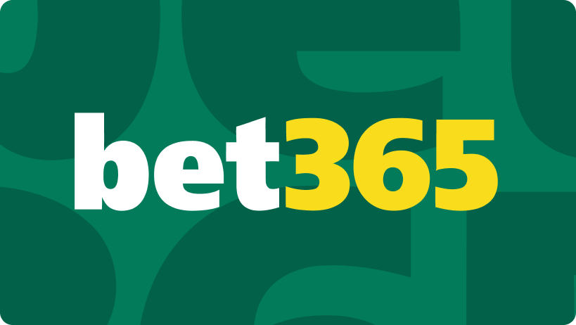 Interfața Bet365 Sportsbook pe desktop și mobile, arătând liste de evenimente și opțiuni de pariere.