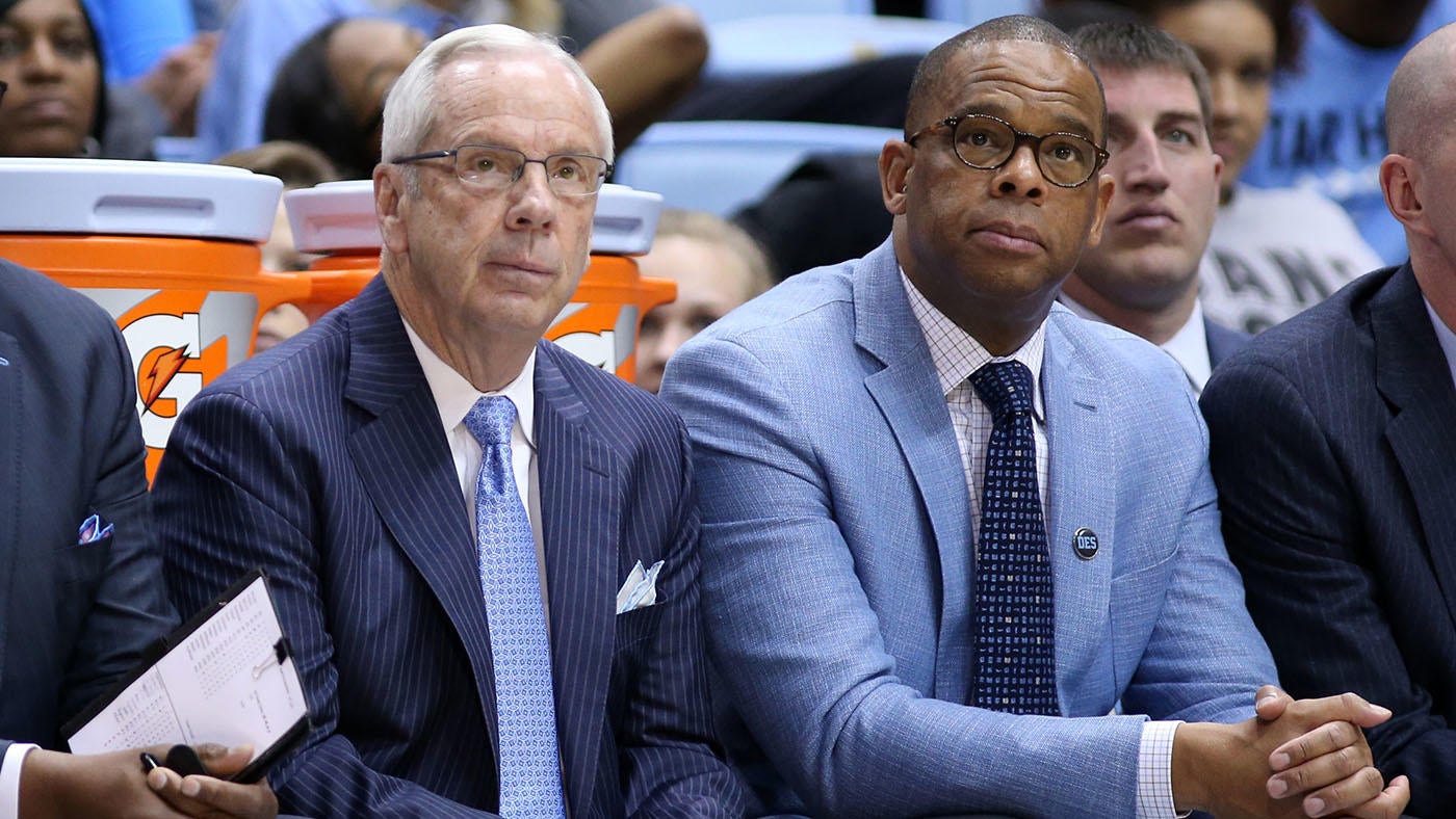 Roy Williams backs Hubert Davis as North Carolina teeters on NCAA Tournament bubble: 'We've got the right guy'