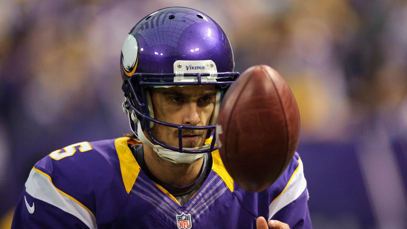 Former NFL punter Chris Kluwe arrested for protesting California city appearing to honor Donald Trump