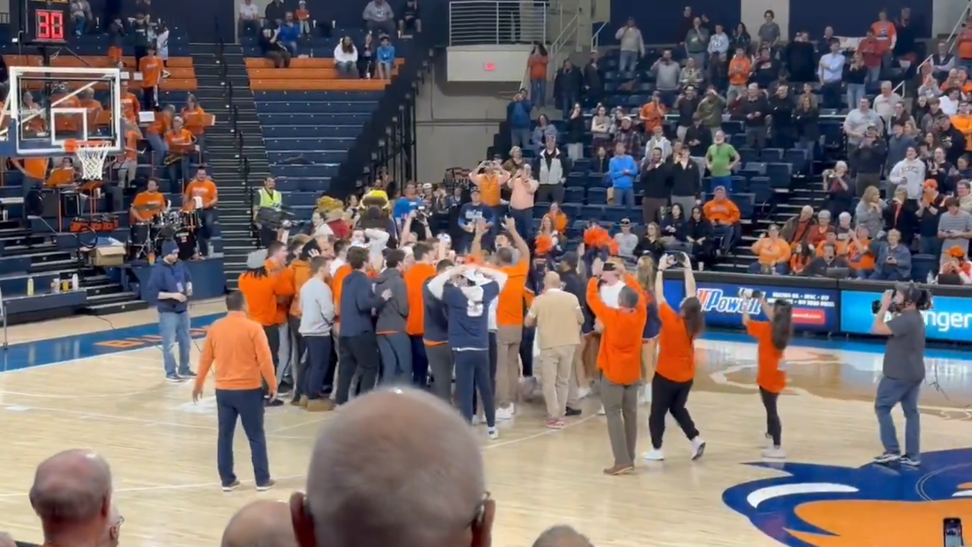 WATCH: MLB legend Alex Rodriguez drains halfcourt shot to win Bucknell student $10K, celebrates with fans