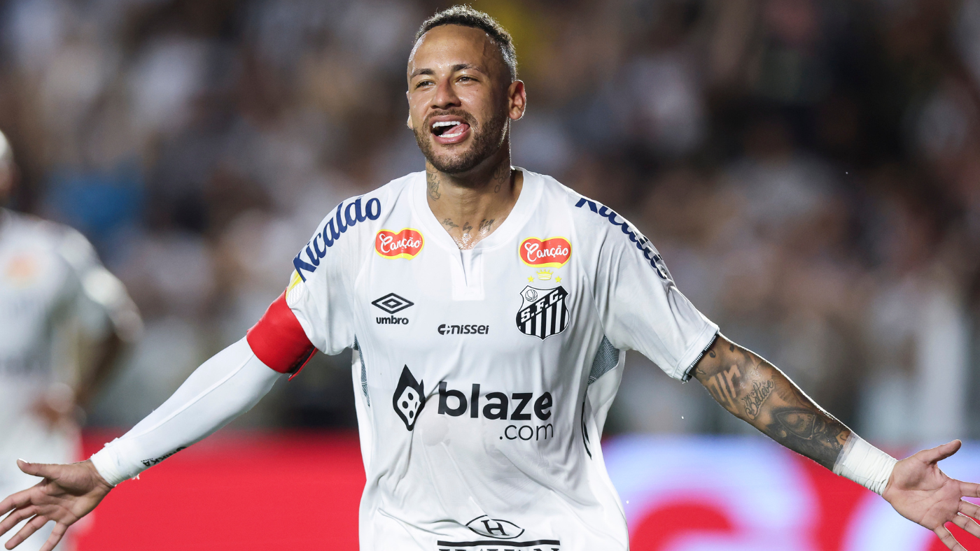 Neymar scores stunning Olimpico: Brazilian star quiets the crowd with huge goal direct from corner for Santos