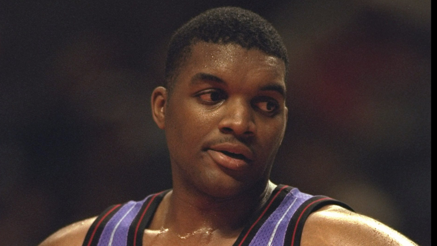 Oliver Miller, nine-year NBA veteran and Arkansas star, dies at 54