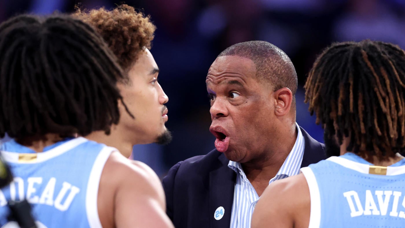 North Carolina coach Hubert Davis earns $100,000 bonus for NCAA Tournament appearance