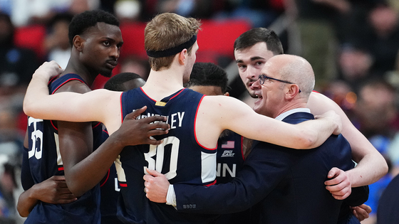 alex-karaban-dan-hurley-usatsi.jpg