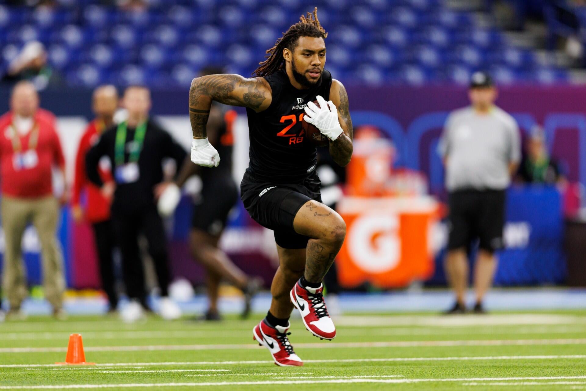 
                        2025 NFL Draft grades for Round 7: Dolphins earn 'B+' for selection of Quinn Ewers
                    