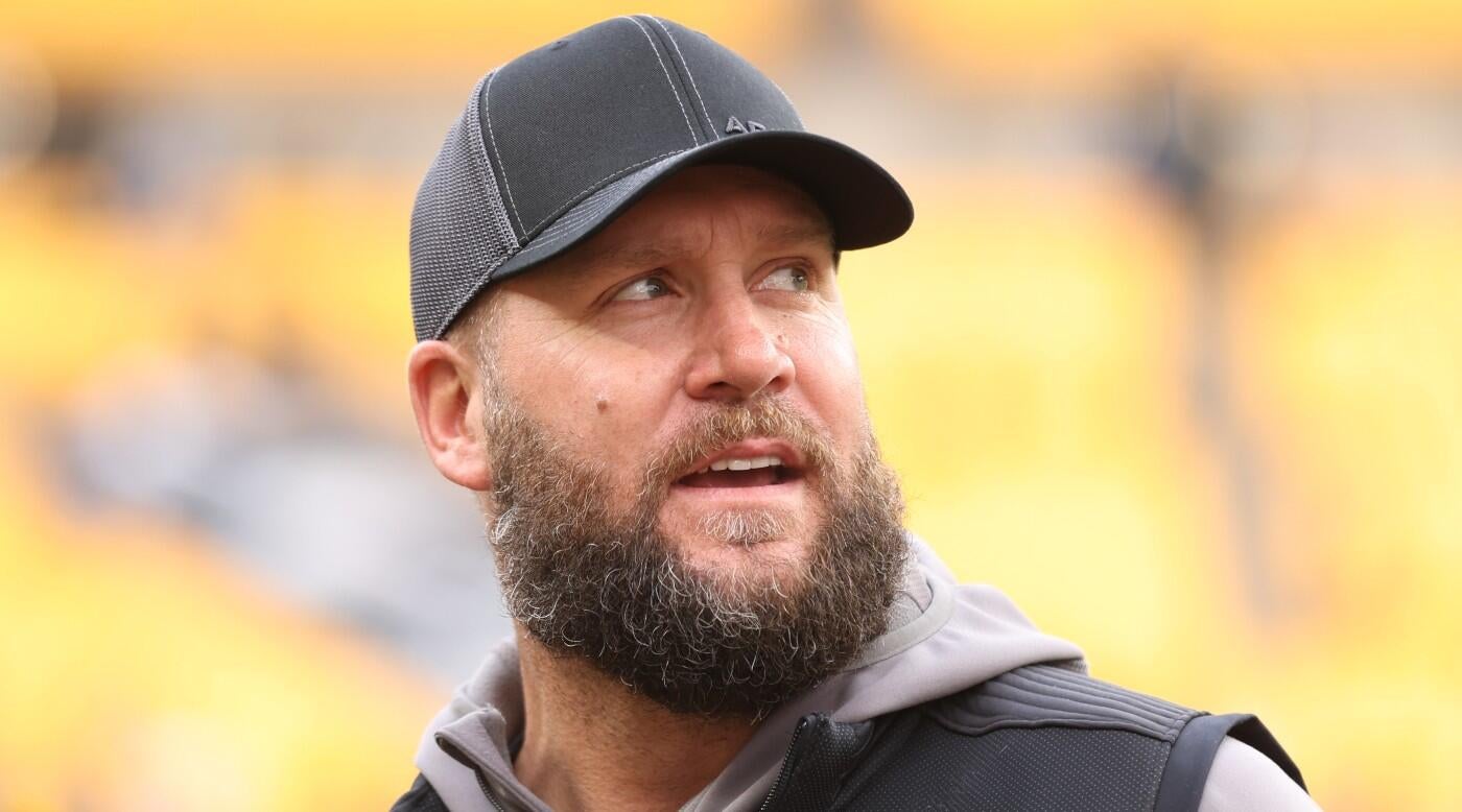 
                        Ben Roethlisberger offers advice to Steelers rookie quarterback Will Howard
                    