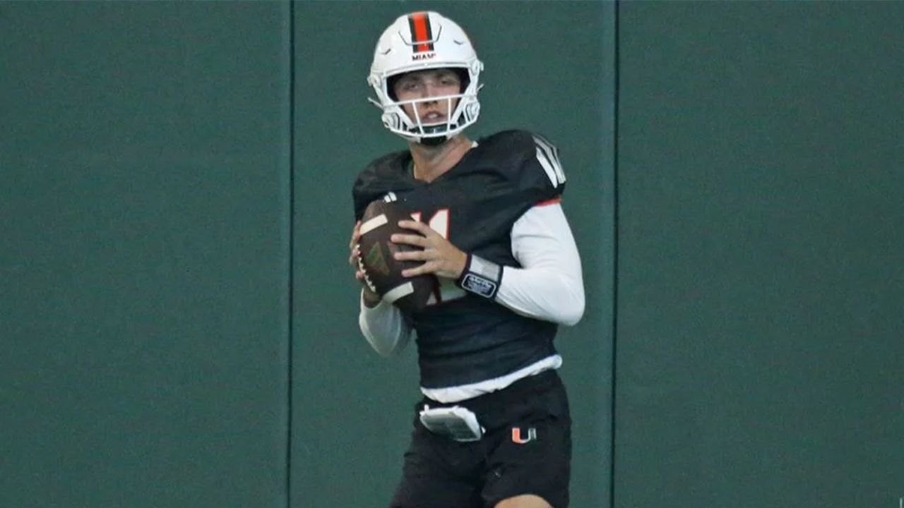https://sportshub.cbsistatic.com/i/2025/05/01/17be7864-e55e-4f3b-b06a-bc4fba1de89c/carson-beck-miami.png