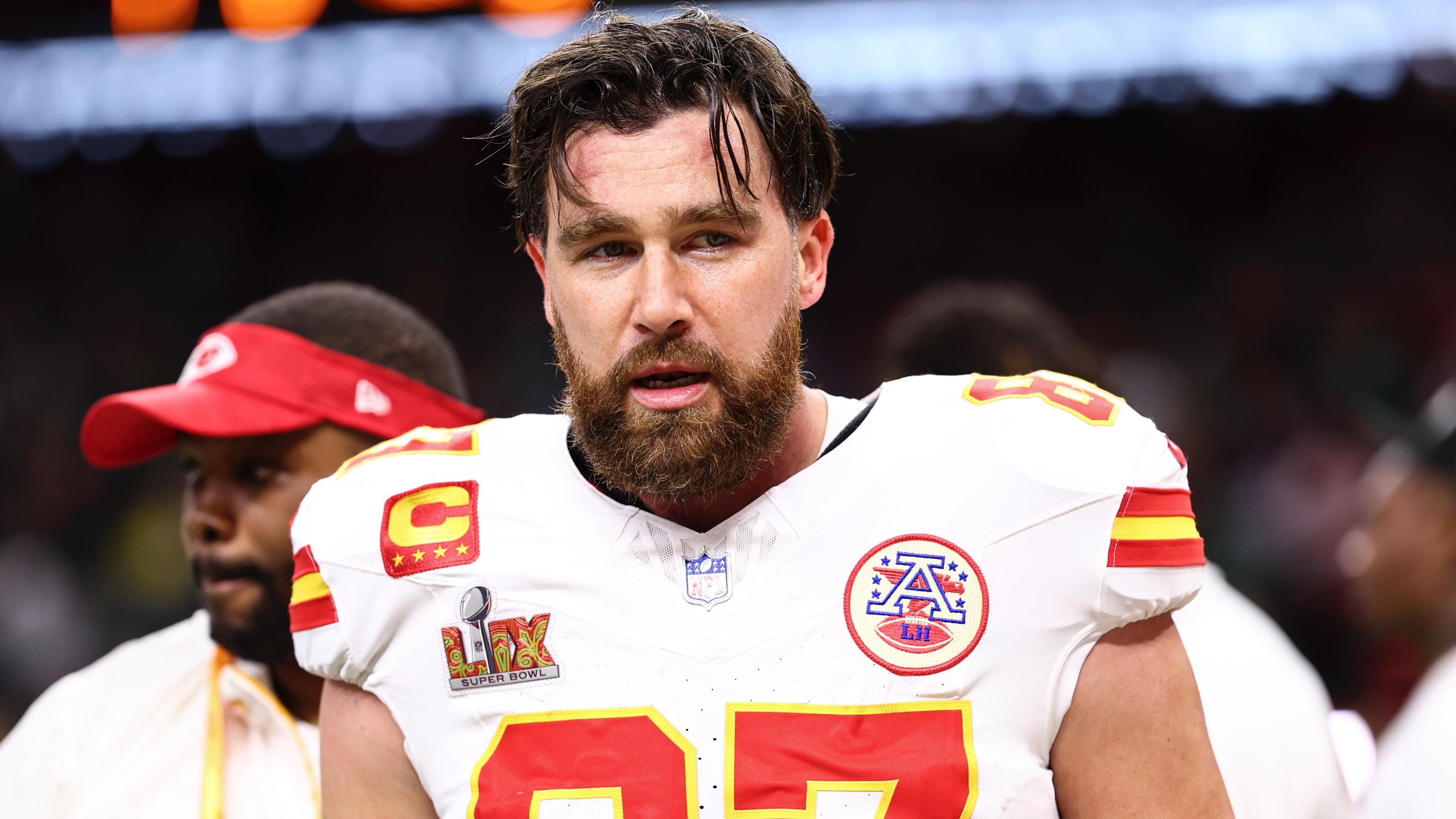 Chiefs' Travis Kelce rips Shedeur Sanders' anonymous critics, praises Browns for adding potential starting QB