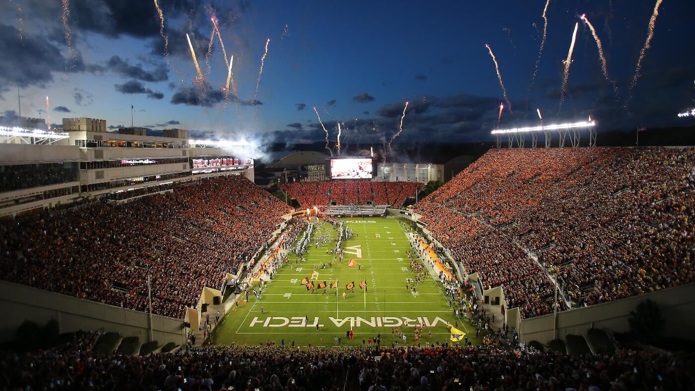 
                        Metallica finally visits Virginia Tech's Lane Stadium on tour, sets off Richter scale for 'Enter Sandman'
                    