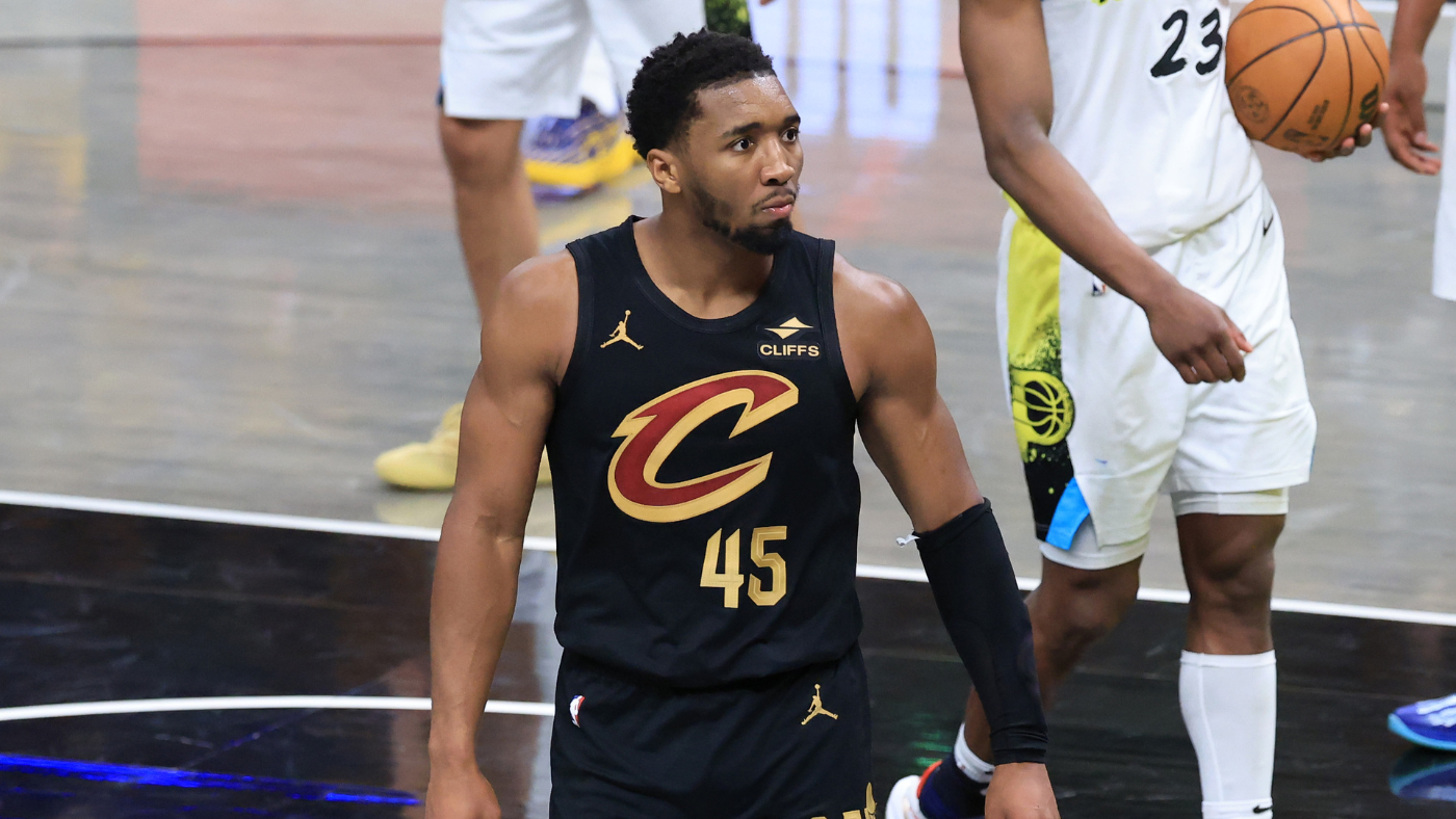 
                        Donovan Mitchell injury update: Cavaliers star to get MRI on left ankle, coach has 'no idea' on Game 5 status
                    