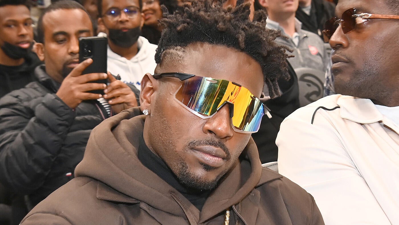 Former NFL star Antonio Brown 'jumped by multiple individuals,' briefly detained by police after gunshots