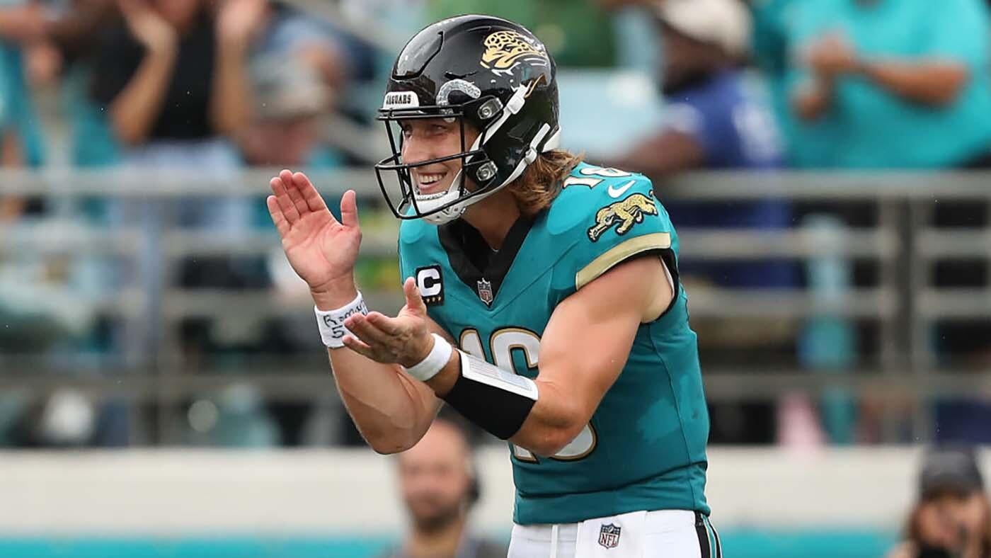 Jaguars' Trevor Lawrence thrilled to be playing with Travis Hunter: 'He's impressive to watch'