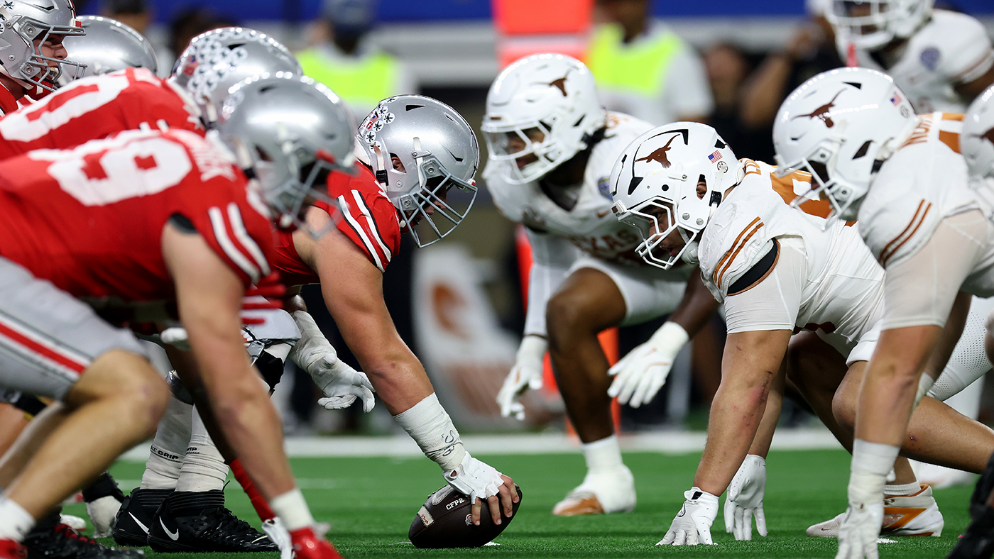 Pronósticos y probabilidades del fútbol americano universitario: pronósticos tempranos para Ohio State-Texas, Alabama-Florida State y más partidos de la semana 1.