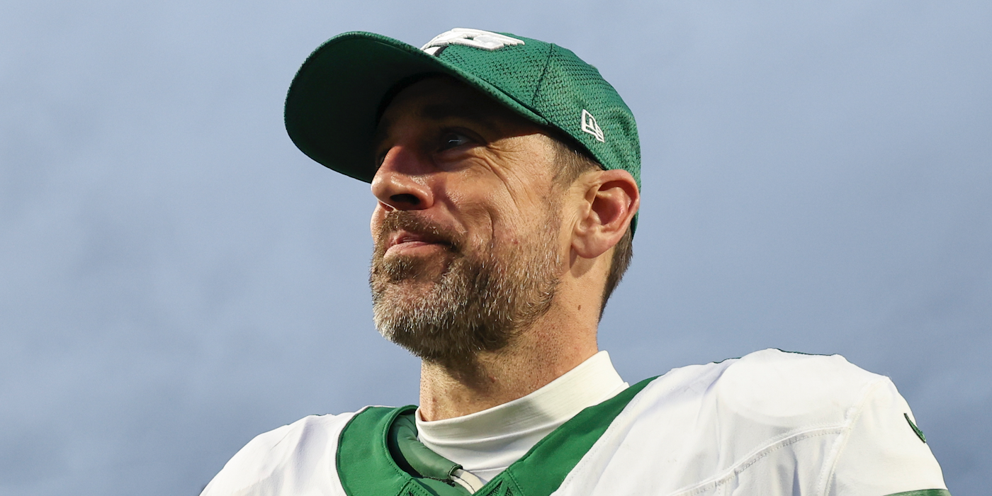 Aaron Rodgers shuts down Bears fan after question about 2025 free agency decision