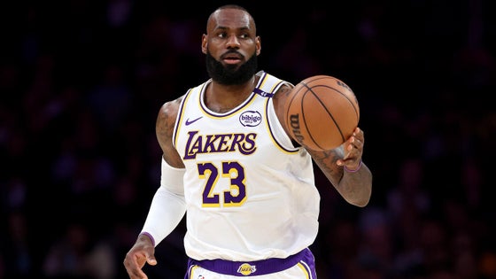 Chicago Bulls v Los Angeles Lakers