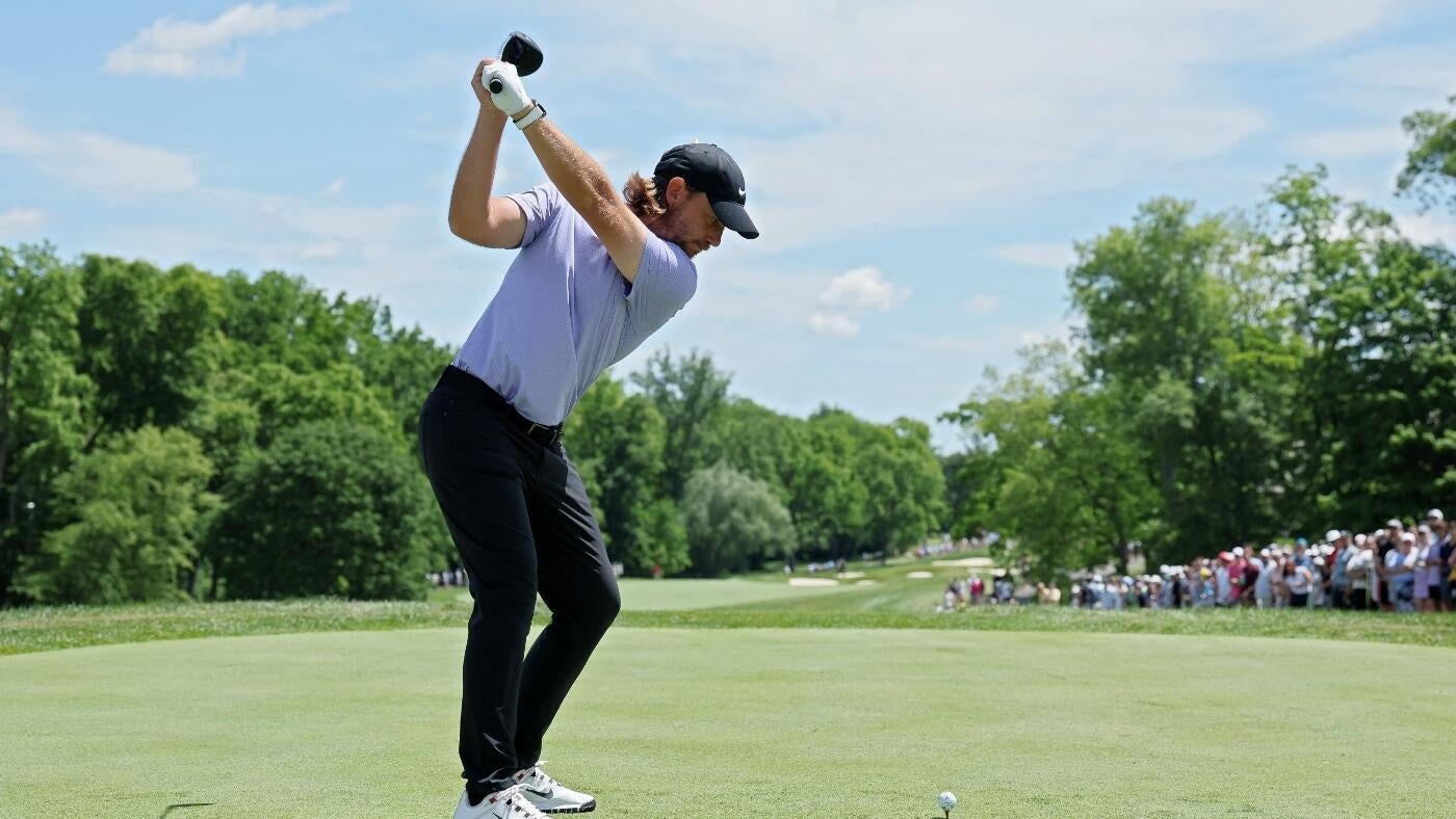 https://sportshub.cbsistatic.com/i/2025/05/28/04058adf-170b-456f-8695-408144c191c2/tommy-fleetwood-golf-pga-getty-images.jpg
