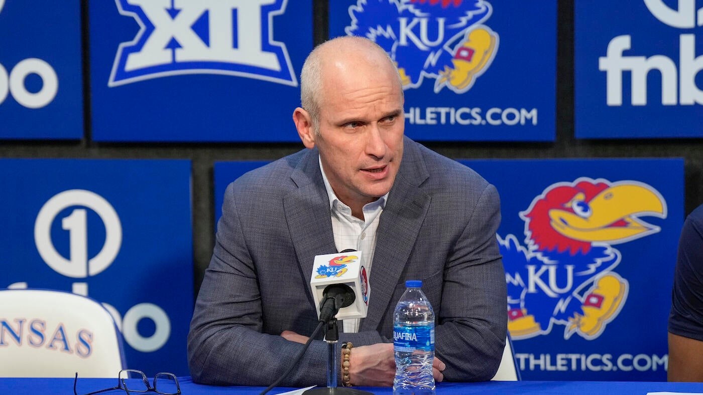 https://sportshub.cbsistatic.com/i/2025/06/04/1909c271-c0eb-4079-a2cb-b19d20ca42f9/uconnkansas.jpg