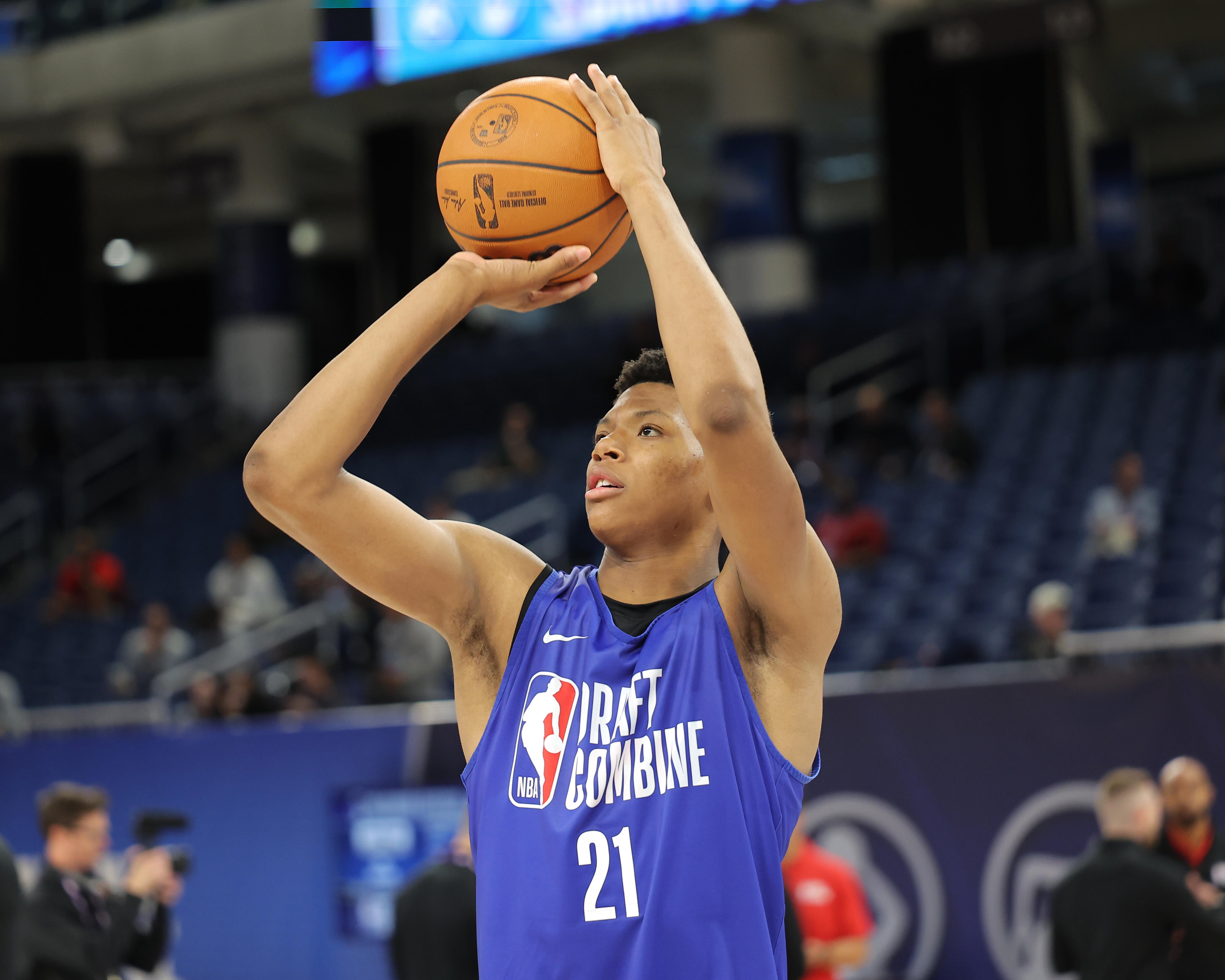 https://sportshub.cbsistatic.com/i/2025/06/21/8c440576-db4b-4461-aba6-894053a4740c/gettyimages-2214329890.jpg