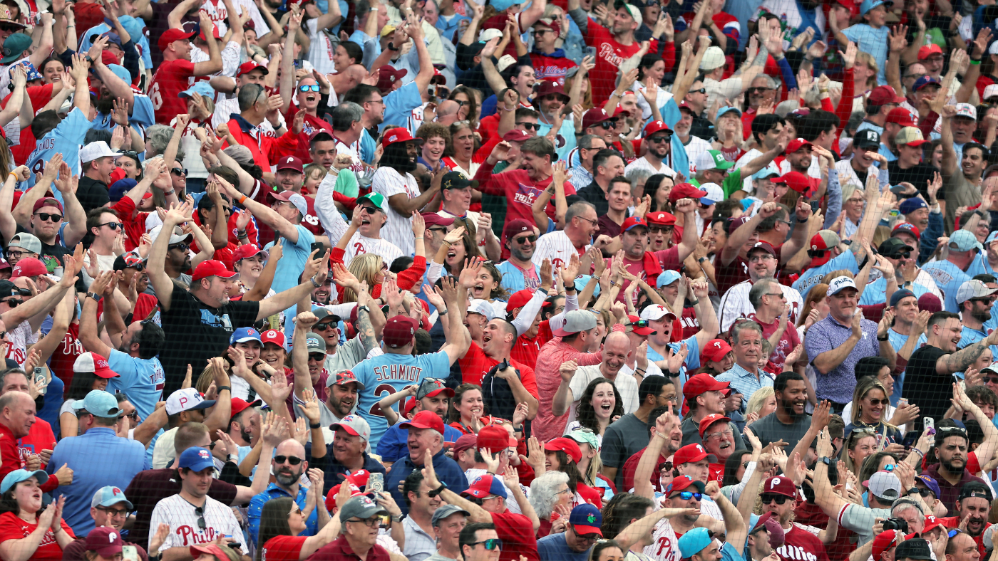 https://sportshub.cbsistatic.com/i/2025/06/22/1b87de0c-bc55-4f6e-9ce0-b6ab920c630c/fans-getty.png