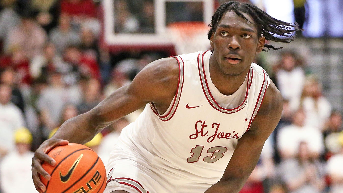 https://sportshub.cbsistatic.com/i/2025/06/26/173a938e-b096-4f89-9f3e-96814d312259/getty-rasheer-fleming-saint-josephs.jpg