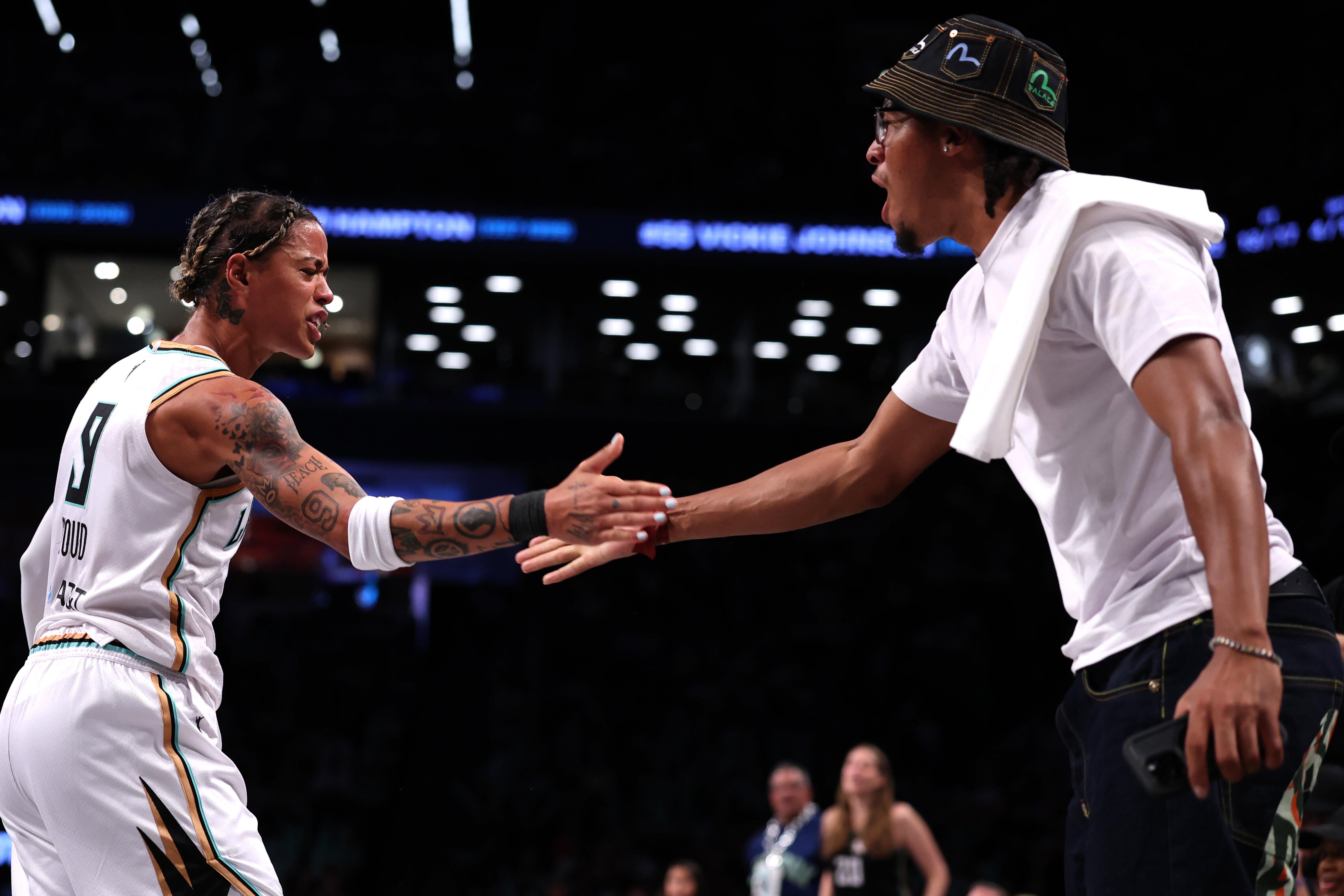 https://sportshub.cbsistatic.com/i/2025/07/04/e4f68a20-6c17-4ef2-8723-68295d0307a6/gettyimages-2223472668.jpg