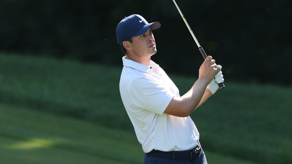 Reigning Champ Davis Thompson (-11) Cards 8-Under In RD 2