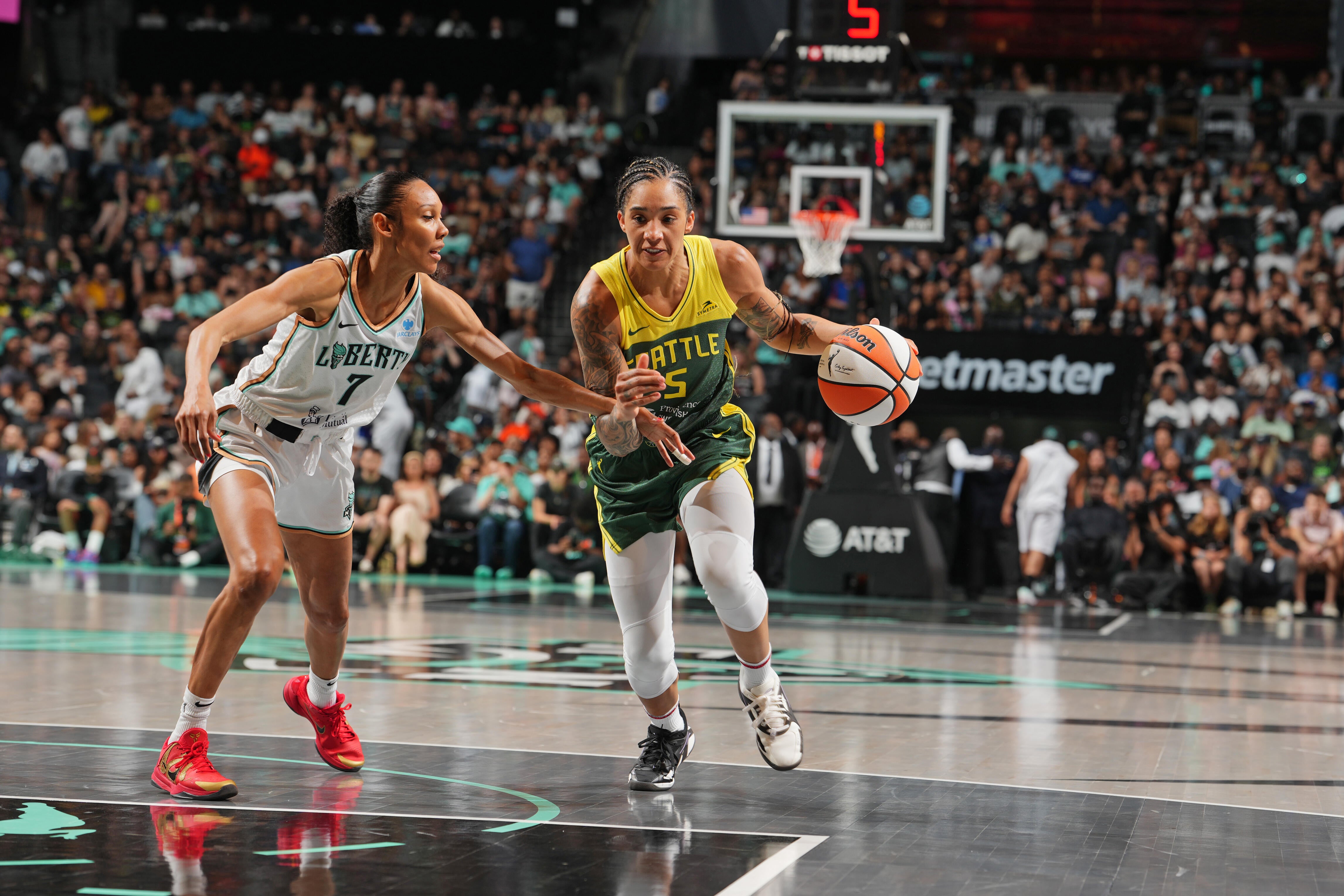https://sportshub.cbsistatic.com/i/2025/07/06/1c59f851-8f32-4cb3-b0a5-624363d312df/gettyimages-2223223005.jpg