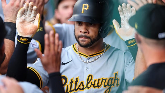 Highlights: Pirates at Royals (7/7)