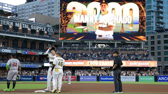 Padres celebrate Manny Machado's 2,000th career hit | Highlights