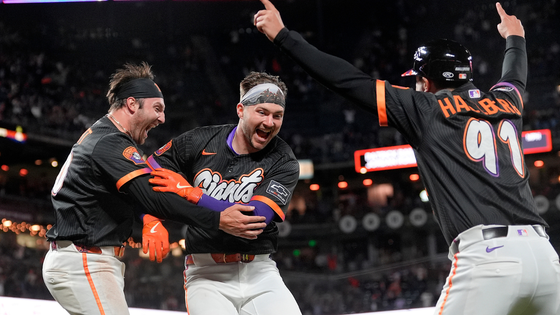 giants-celebrate-getty.png
