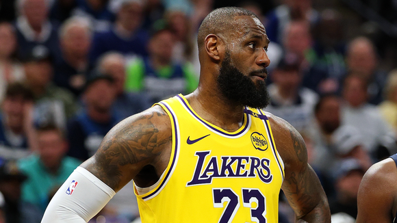 LeBron Declines To Comment On Lakers Trade Rumors