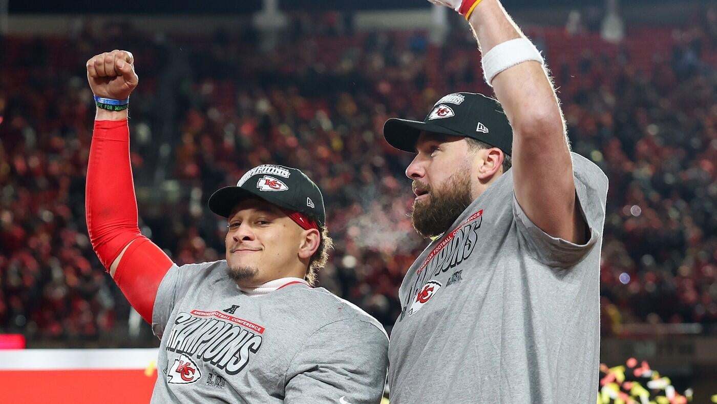 patrick-mahomes-kelce.jpg