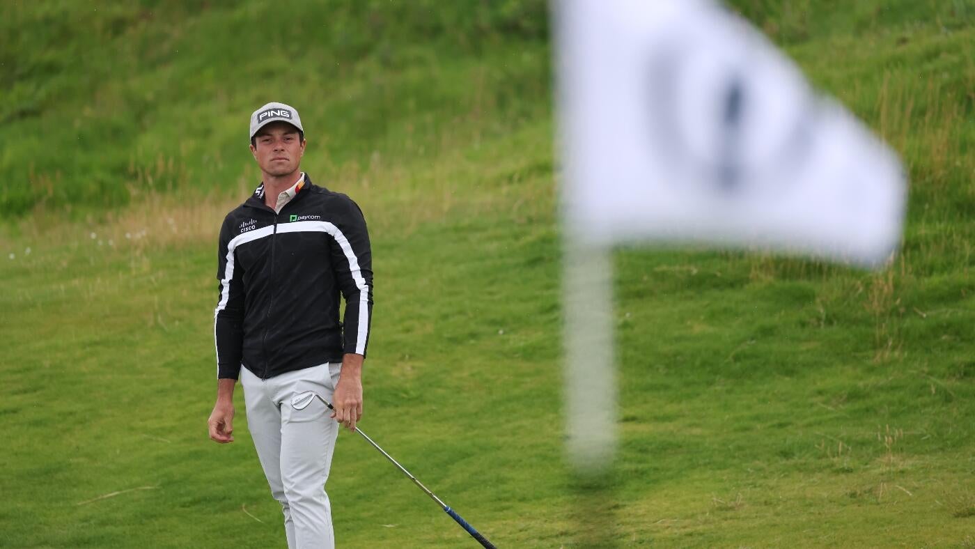 https://sportshub.cbsistatic.com/i/2025/07/16/f98af02c-f345-4a60-93a3-589588ab8d47/viktor-hovland-golf-getty-images.jpg