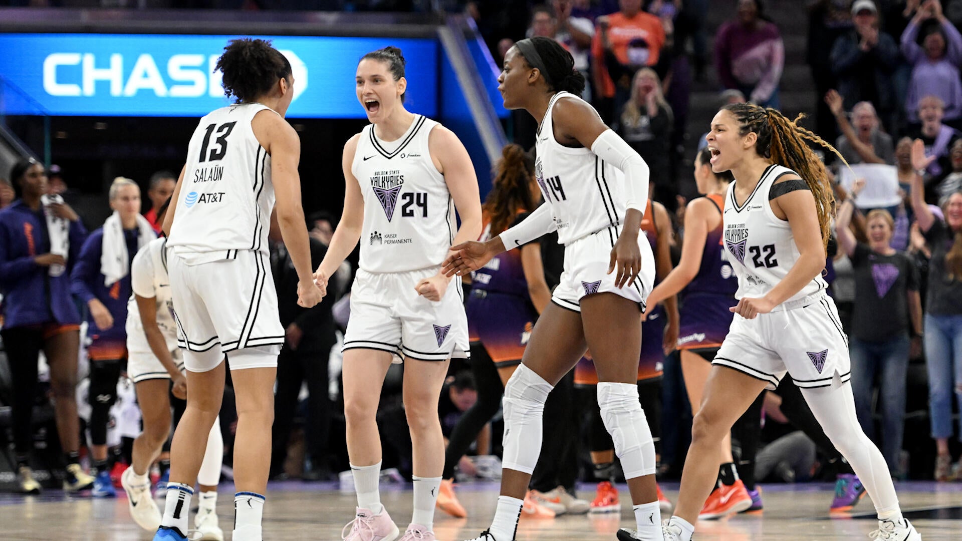 https://sportshub.cbsistatic.com/i/2025/07/17/d721bf39-8dbf-42f9-83d5-cc4b46b0465c/valkyries.jpg