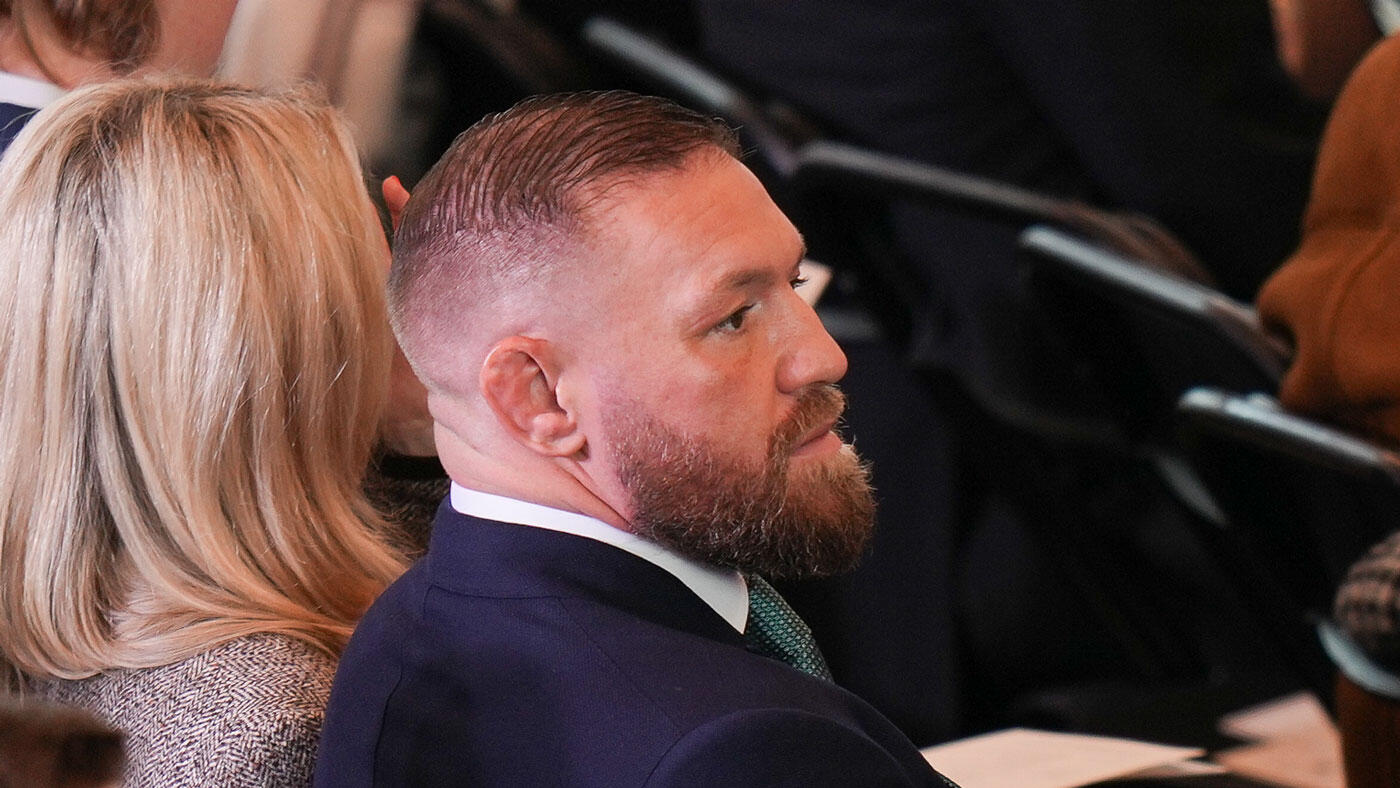 https://sportshub.cbsistatic.com/i/2025/07/31/fda8a913-95b1-40bd-a083-f843167f0fad/conor-mcgregor-court.jpg