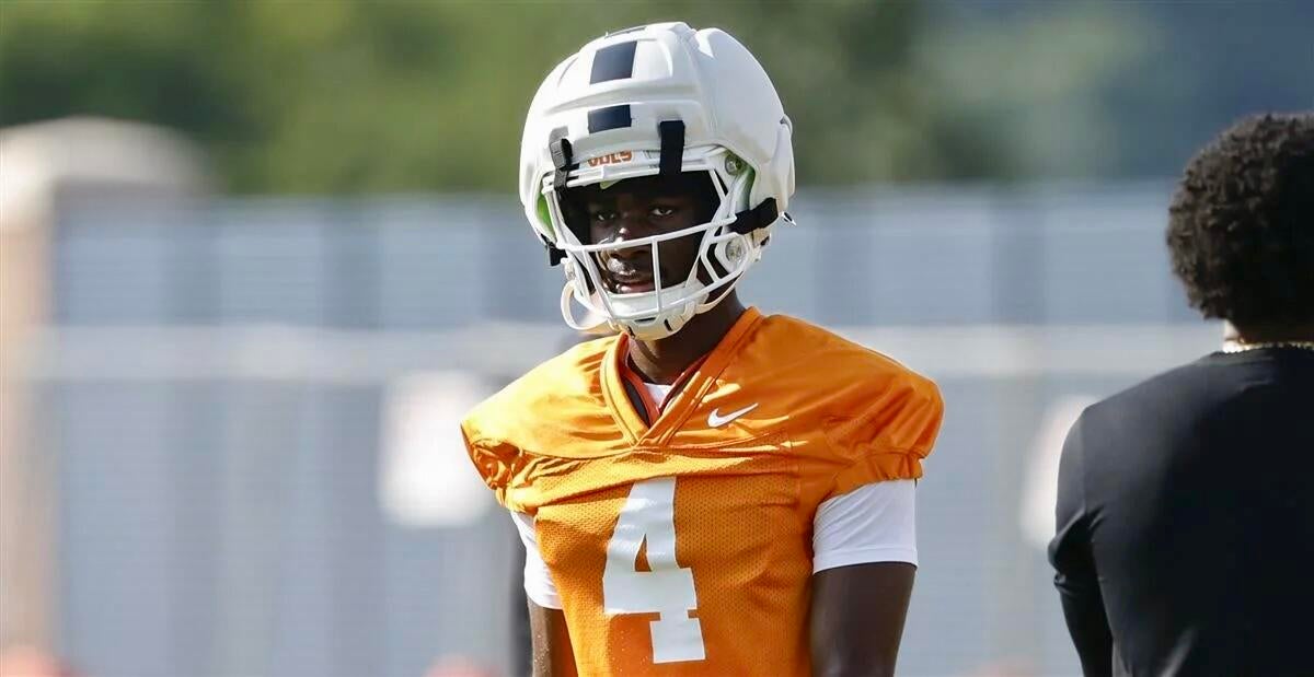 Freshman Ty Redmond reveals what he learned from Tennessee's veteran ...