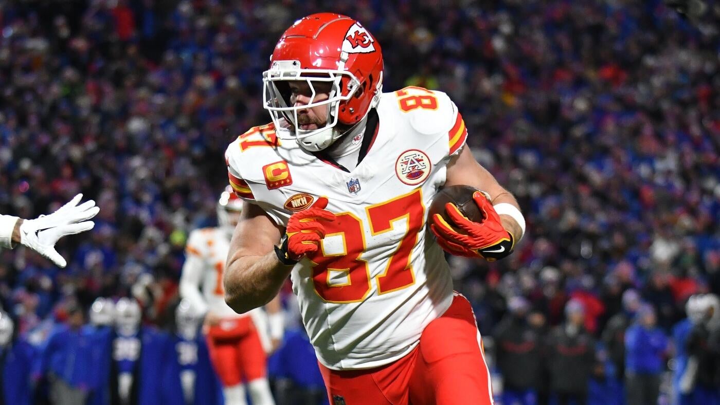 https://sportshub.cbsistatic.com/i/2025/08/05/61fc4c3c-0f66-4297-8ffa-12b135c8b340/travis-kelce-imagn-chiefs.jpg
