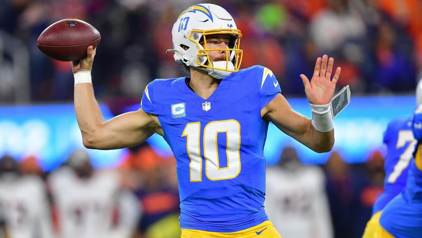 
                        Today's top games to watch, best bets, odds: Big NFL showdown, full MLB slate and more
                    