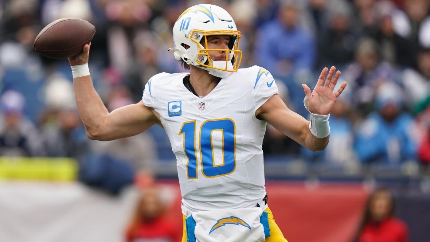 https://sportshub.cbsistatic.com/i/2025/08/05/a3a34f1a-e8f3-4260-8b58-f1365e3cf8e4/justin-herbert-imagn-chargers.jpg
