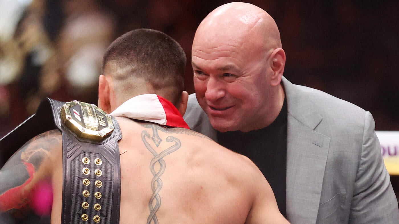 https://sportshub.cbsistatic.com/i/2025/08/13/a6159969-4218-432a-9e72-4a211bf35a08/ufc-ceo-dana-white-ilia-topuria-mma-news-today-bonuses-aug-13-2025.jpg