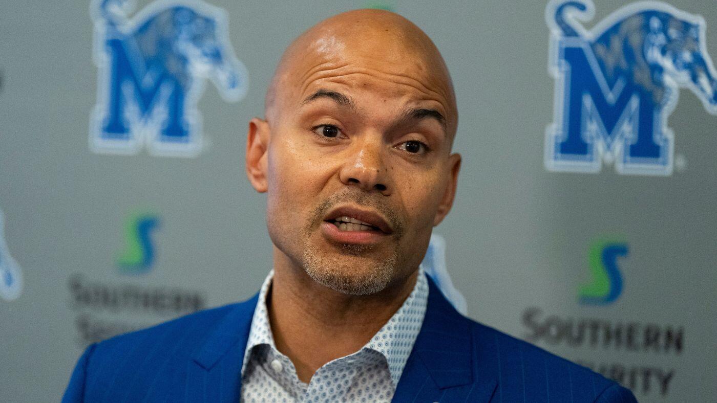 https://sportshub.cbsistatic.com/i/2025/08/20/0bb59e94-e708-4879-be04-4dfd26d366f7/ed-scott-memphis-athletic-director.jpg
