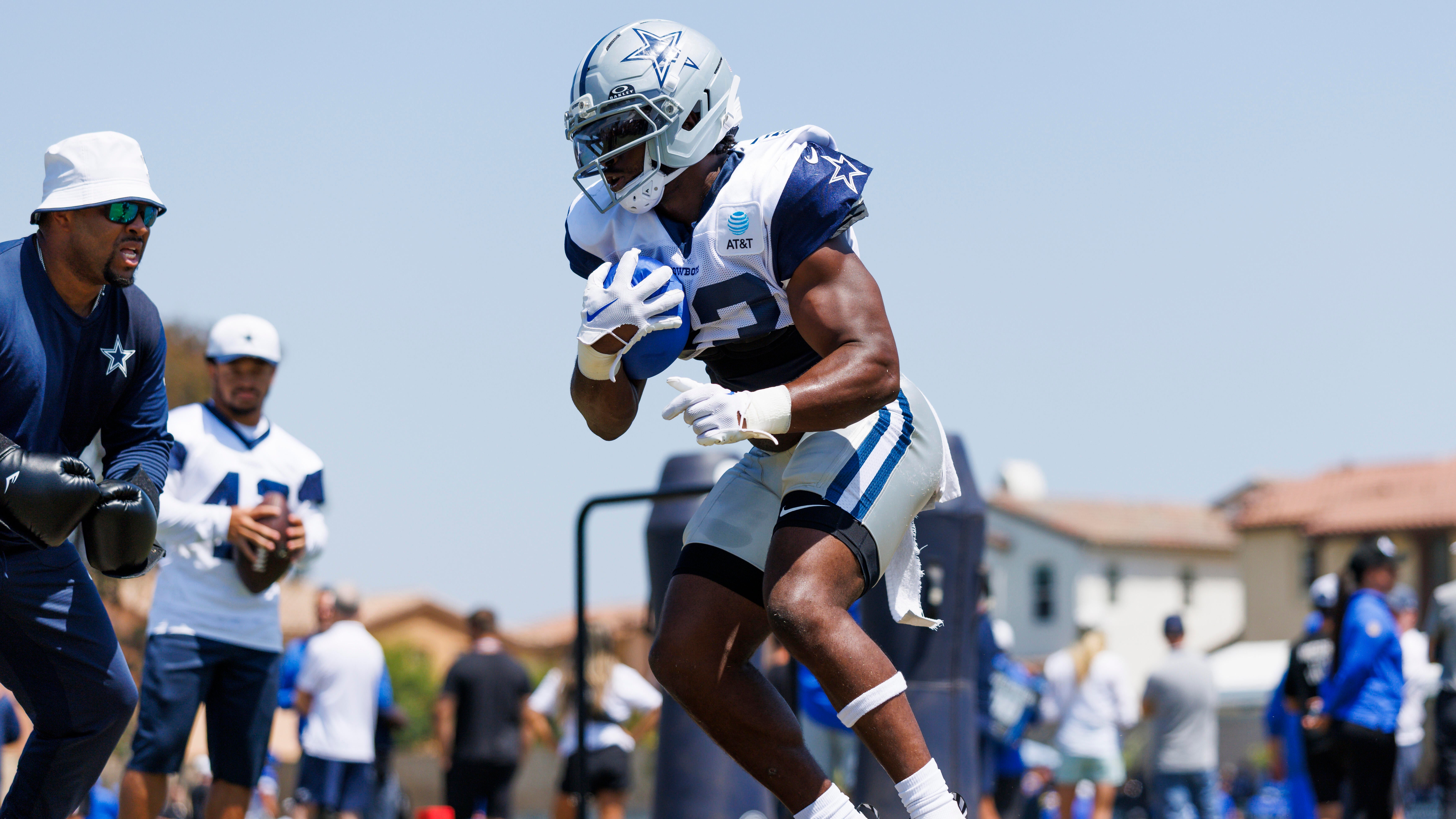 Cowboys: Fantasy Workhorse Or RB By Committee? Signed Javonte Williams ...