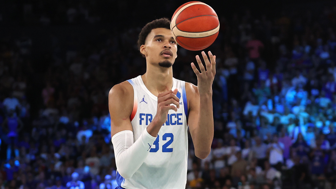 https://sportshub.cbsistatic.com/i/2025/08/26/b0cfa4fb-e7c1-4c12-b8f9-a578e97fb2bc/wembanyama-france-getty-3.png