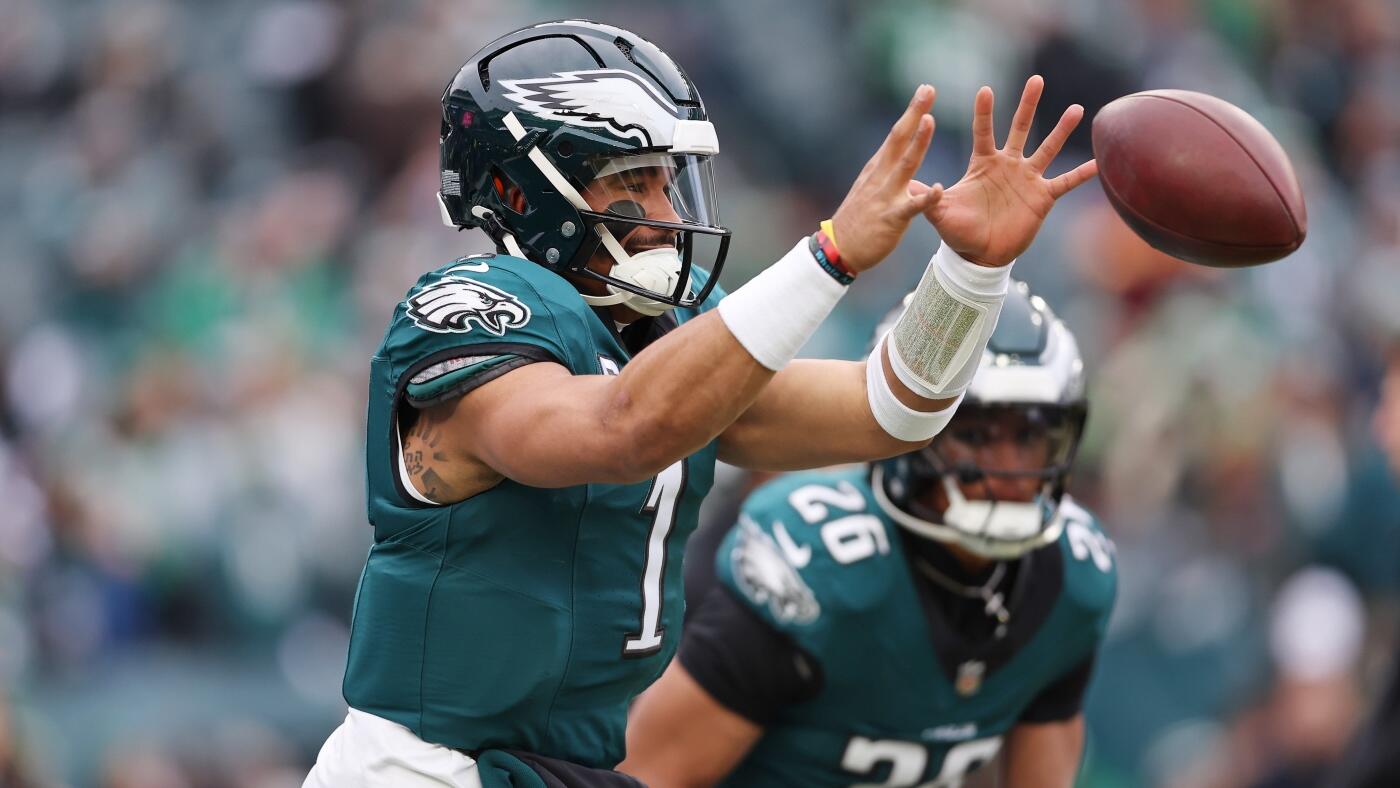 https://sportshub.cbsistatic.com/i/2025/08/27/6a3a5985-a3d3-4839-93c2-2cda67ecedf2/jalen-hurts-cbs.jpg