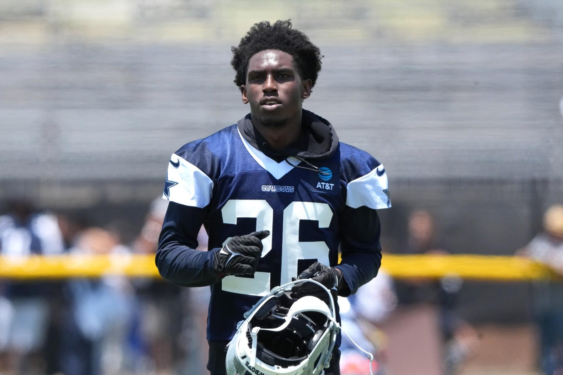 Cowboys, Jerry Jones avoid Micah Parsons repeat by re-signing All-Pro CB DaRon Bland ahead of Week 1