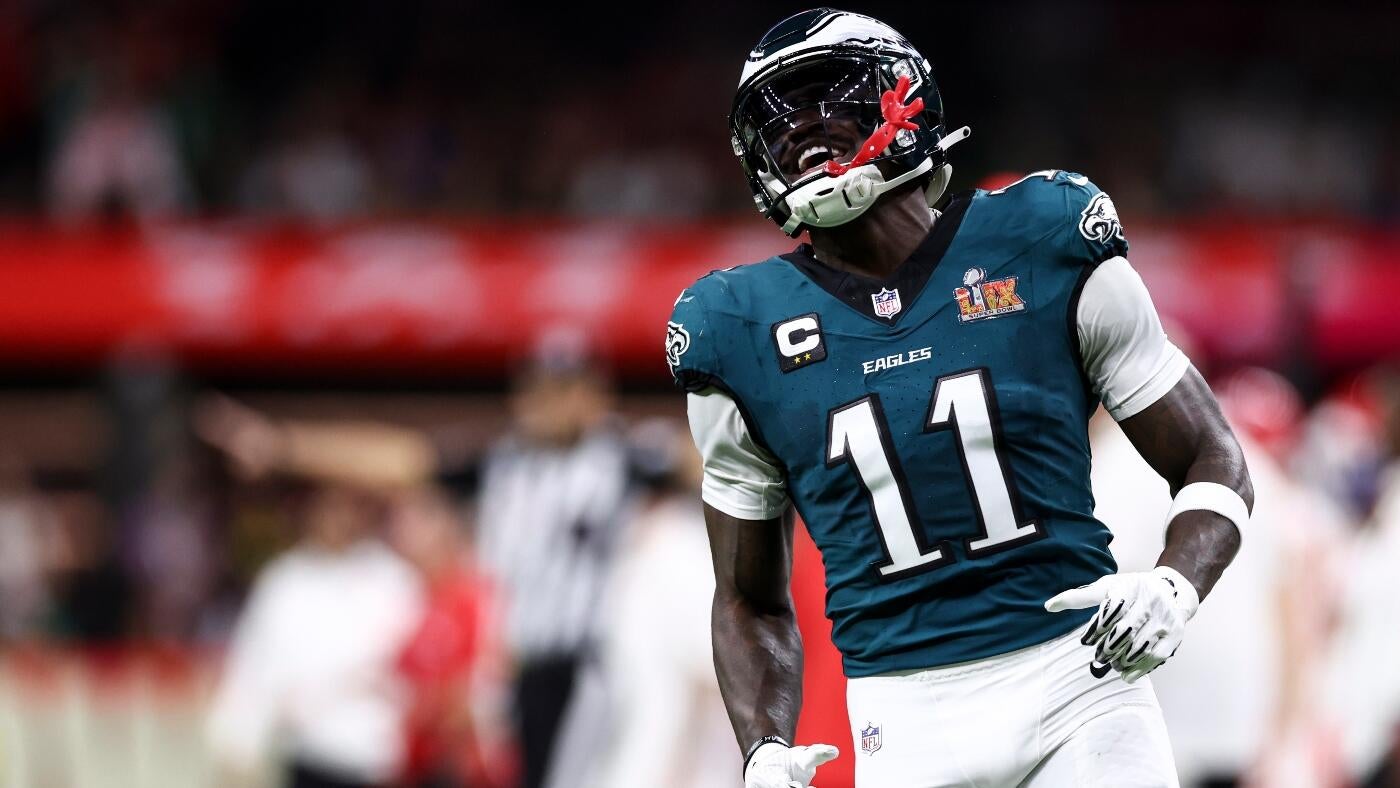 https://sportshub.cbsistatic.com/i/2025/09/03/c95d9966-1c58-49ba-aed1-1b8f1be98a22/a-j-brown-eagles-getty-images.jpg