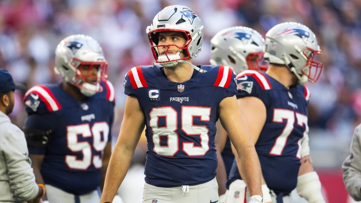 Week 1 NFL player props, odds, predictions: Target Hunter Henry over 32.5 yards for Week 1 NFL TE prop picks